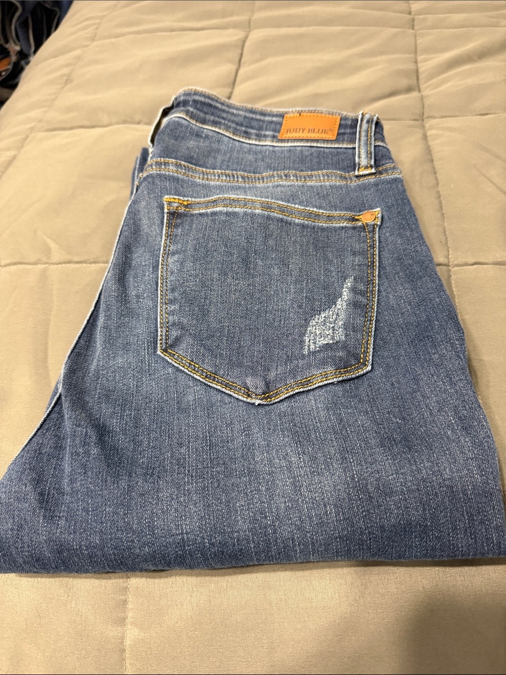 Judy Blue relaxed fit jeans. 7/28